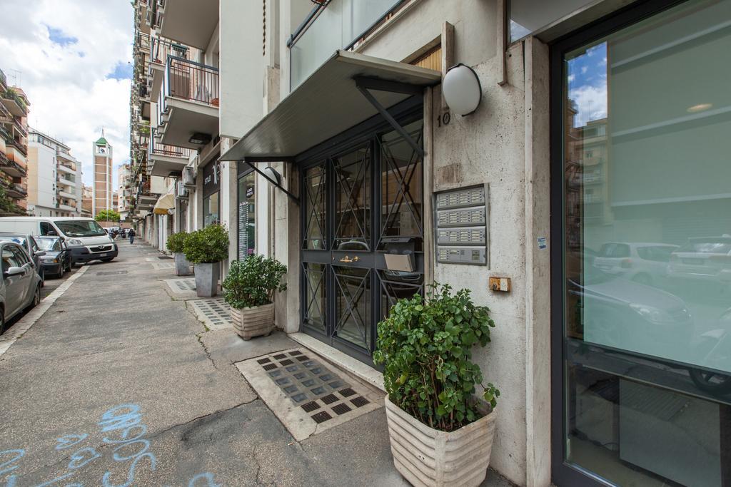 Bed and breakfast Dormi A Roma Extérieur photo