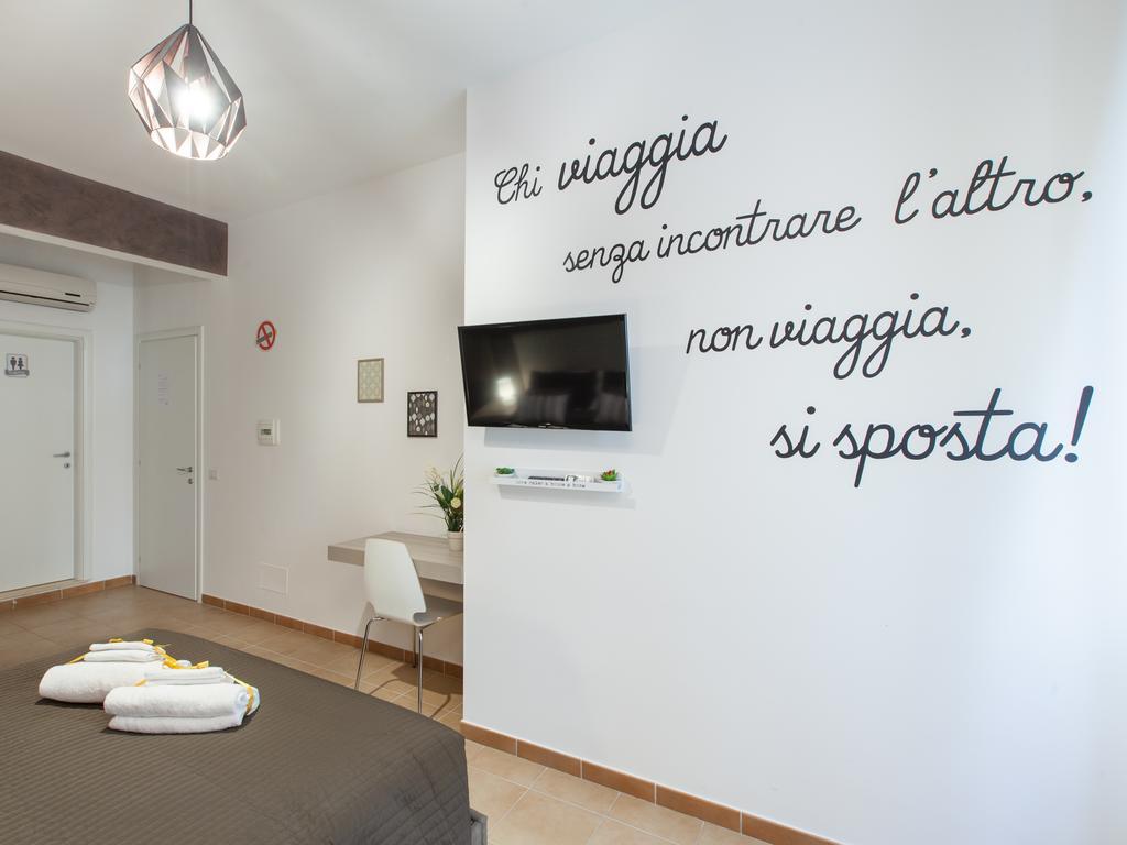 Bed and breakfast Dormi A Roma Extérieur photo