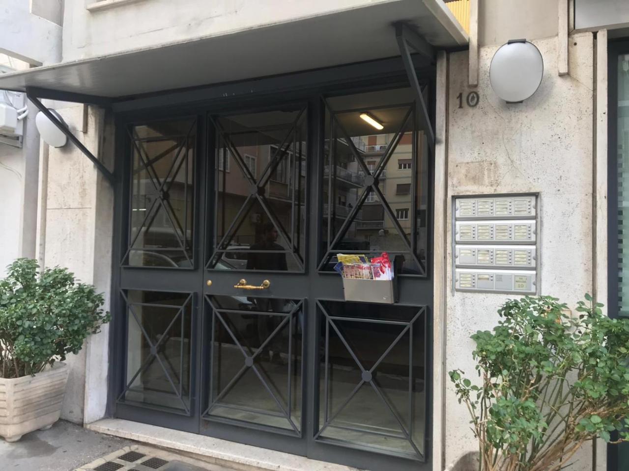 Bed and breakfast Dormi A Roma Extérieur photo